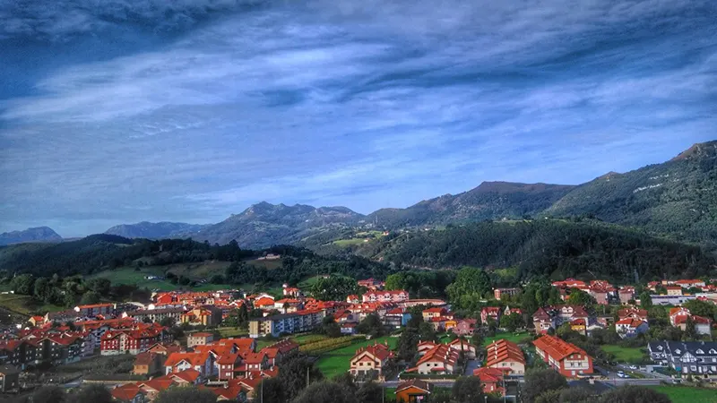 Qué pueblos hay al lado de Colindres